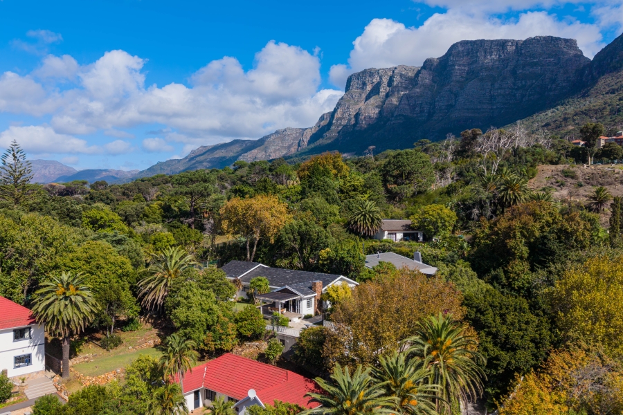 7 Bedroom Property for Sale in Rondebosch Western Cape